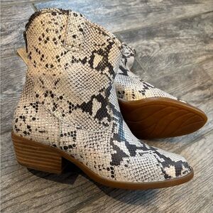Born Shoes Snakeskin Boots
